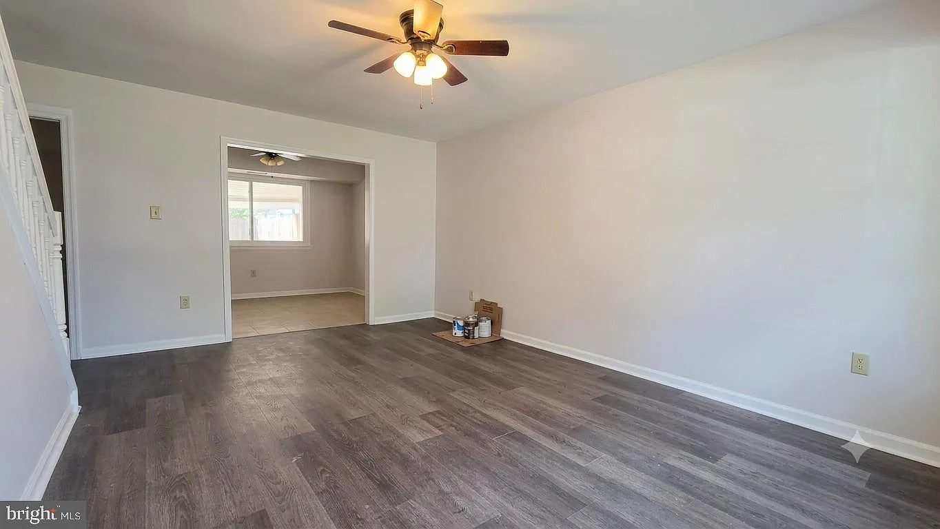 3 bed, 1.5 bath, 1418 sqft, $2,600 — Photo 4