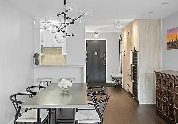 5th image of 210 E 15th St APT 7G