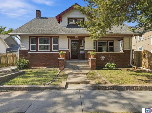 1227 S 16th St, Lincoln, NE 68502