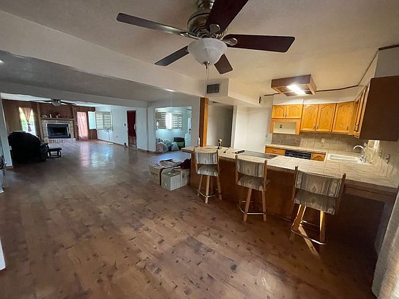 2nd image of 39721 Kansas Ave