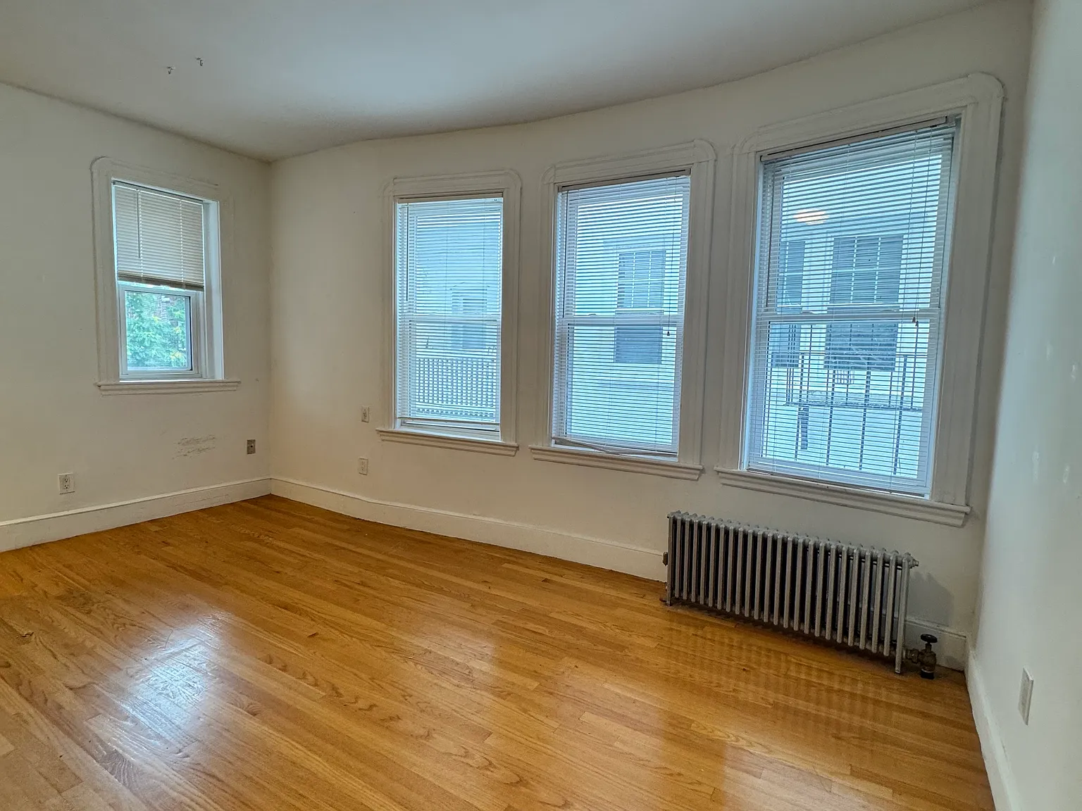 1 bed, 9999 sqft, $2,395 — Photo 4
