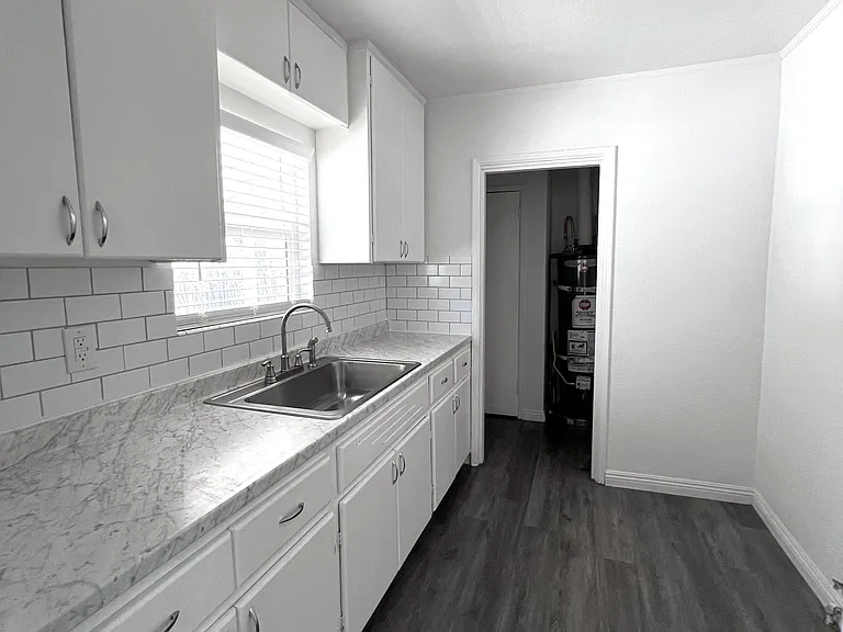 2158 W 1st Ave — Photo 8