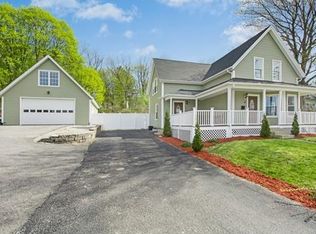 11 Rochdale St, Auburn, MA 01501