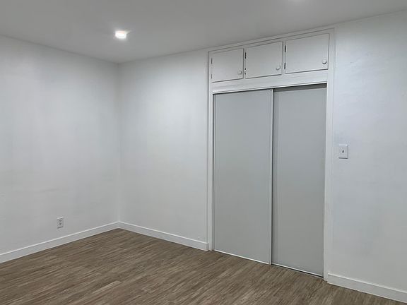 4th image of 1058 W 111th St