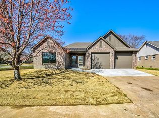 1261 Macklyn Ln, Bartlesville, OK 74006