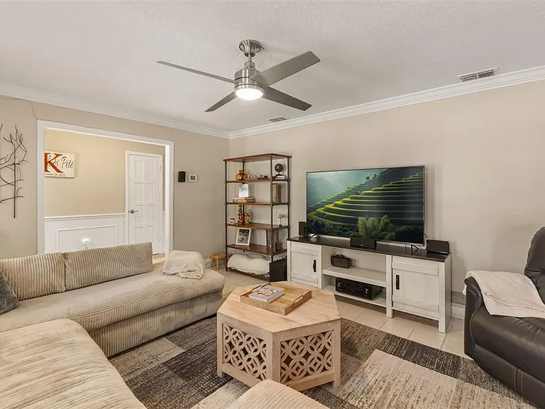 180 Springwood Trl — Photo 3