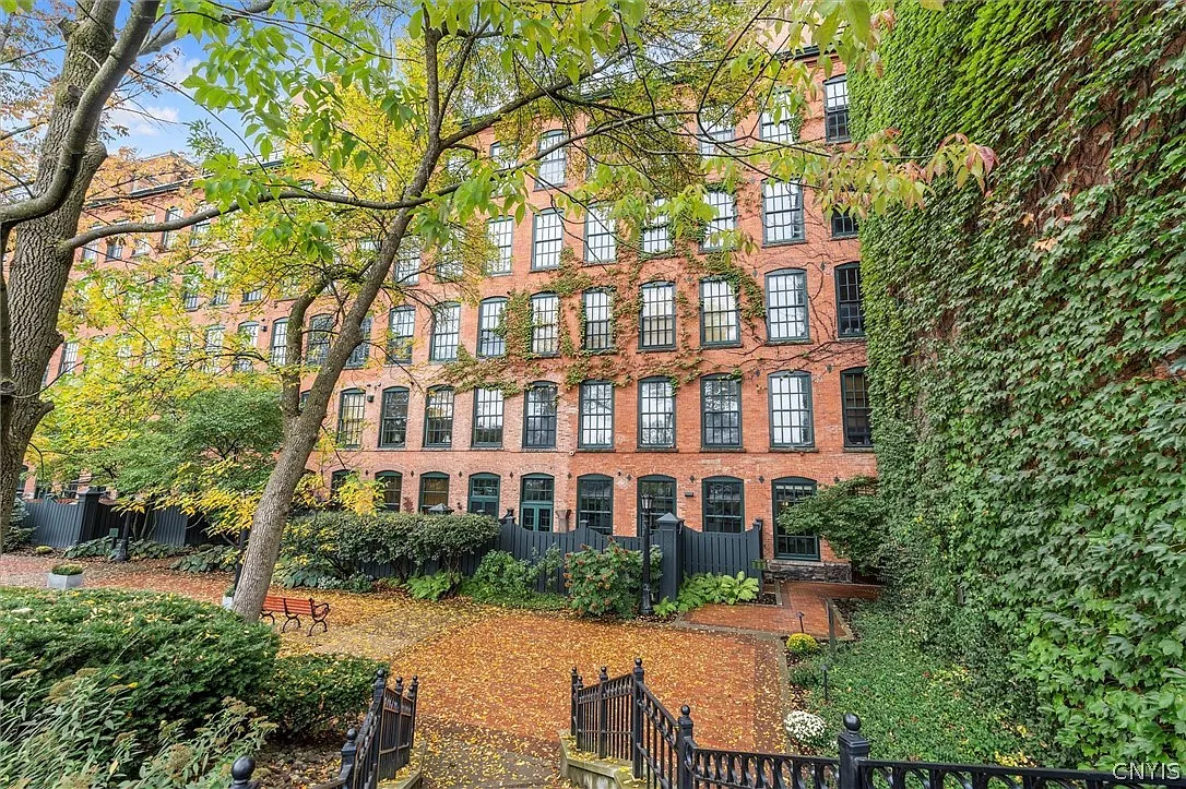 429 N Franklin St #211 photo 1