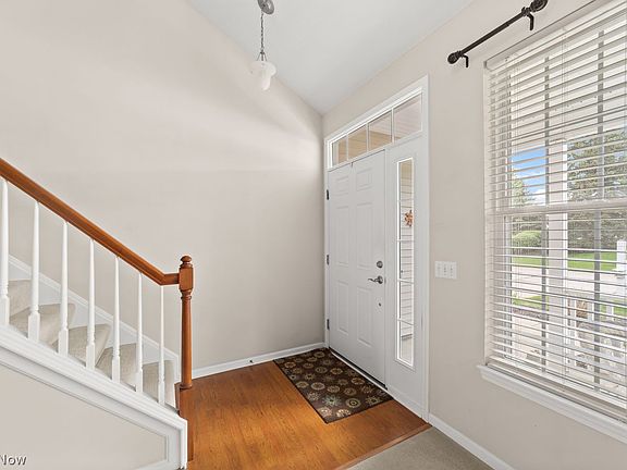 3rd image of 33262 Ambleside Dr