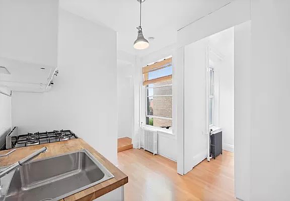 2nd image of 150 Sullivan St #47