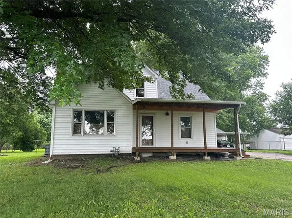 3520 Lake Dr, Granite City, IL 62040