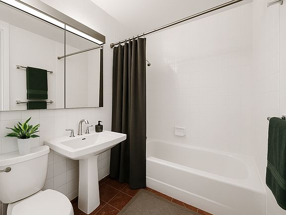 4th image of 525 E 72nd St #9G