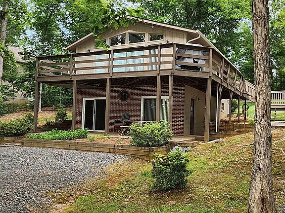 3rd image of 5728 Windy Oaks Ln
