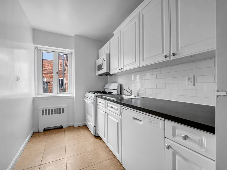 210-05 43rd Ave #1B — Photo 1