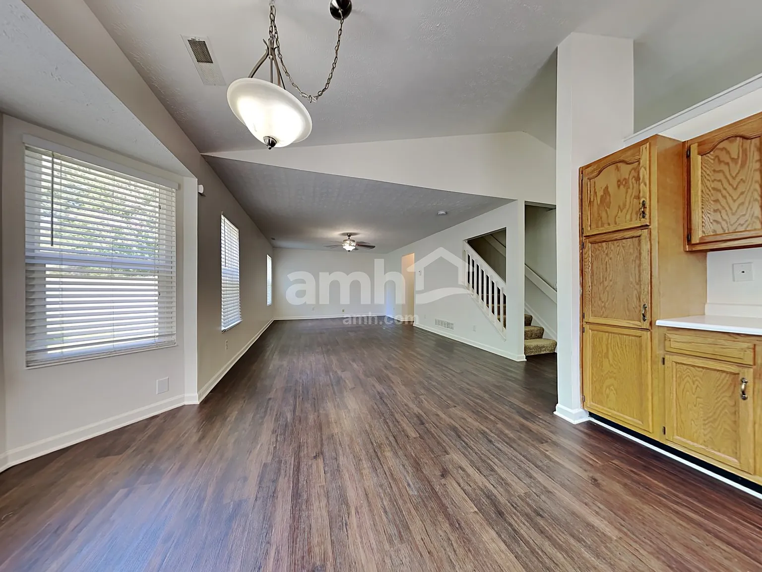 3 bed, 2.5 bath, 1632 sqft, $2,295 — Photo 4