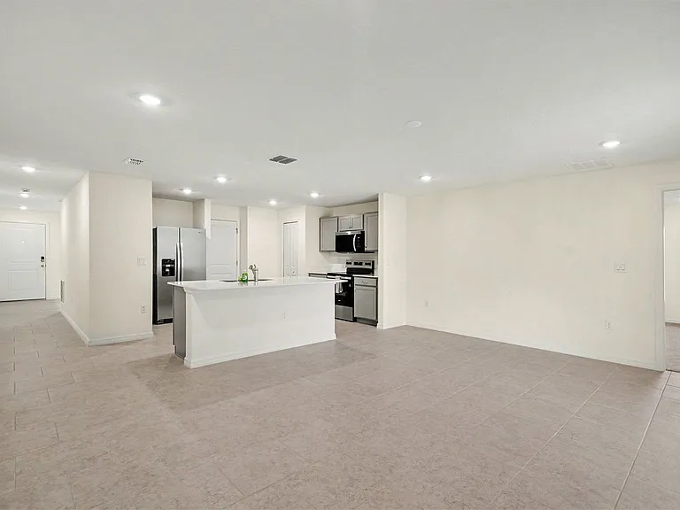 436 Wimpole Ln SW — Photo 4