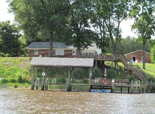 4983 Wakema Rd, West point, VA 23181