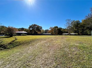 180 Williford Ln, Spring Lake, NC 28390