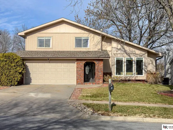900 W Burt Dr, Lincoln, NE 68521