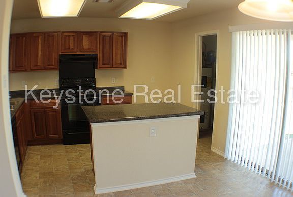 3rd image of 2107 Woodway Dr