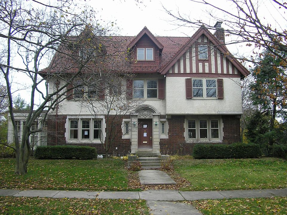1st image of 266 Lakeland St