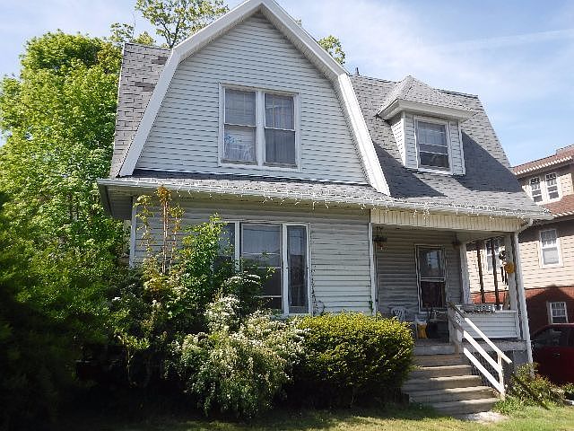 1st image of 659 E 6th St