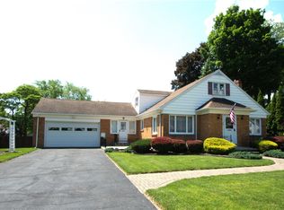 85 Armstrong Ave, Rochester, NY 14617