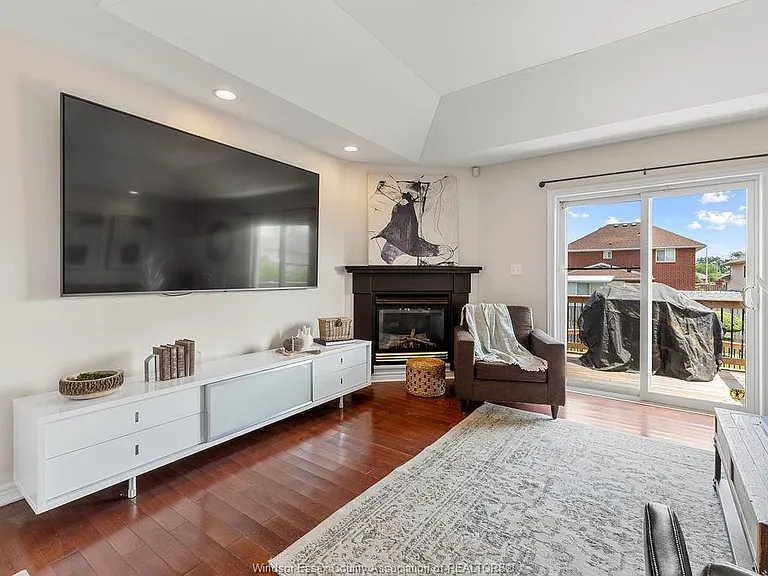 2340 Katella Ave — Photo 6