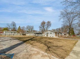 4313 Paine Dr, Midland, MI 48642