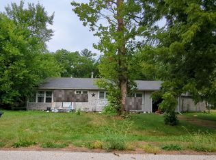 104 S Logan St, Broadlands, IL 61816