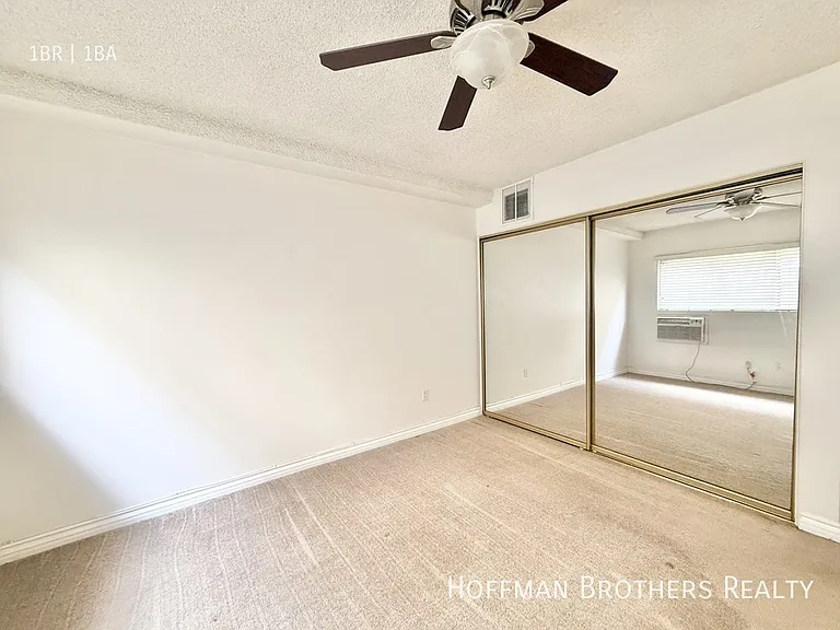 4860 Van Noord Ave — Photo 8