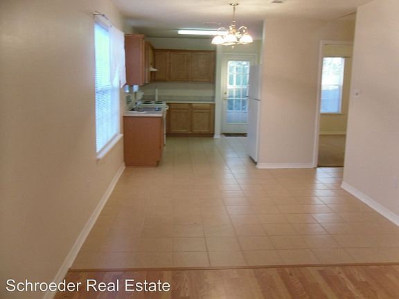 3rd image of 13443 Warren Dr