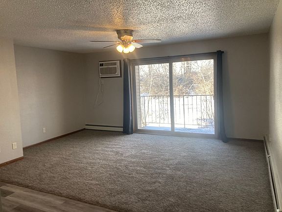 3rd image of 1218 3rd St NE APT 9