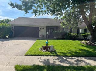 9122 Burr Oak Dr, Fort Wayne, IN 46819