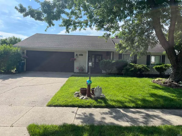 9122 Burr Oak Dr, Fort Wayne, IN 46819