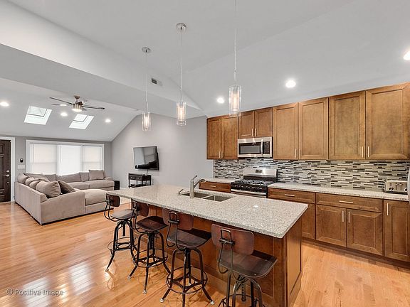 5th image of 4022 Liberty Blvd