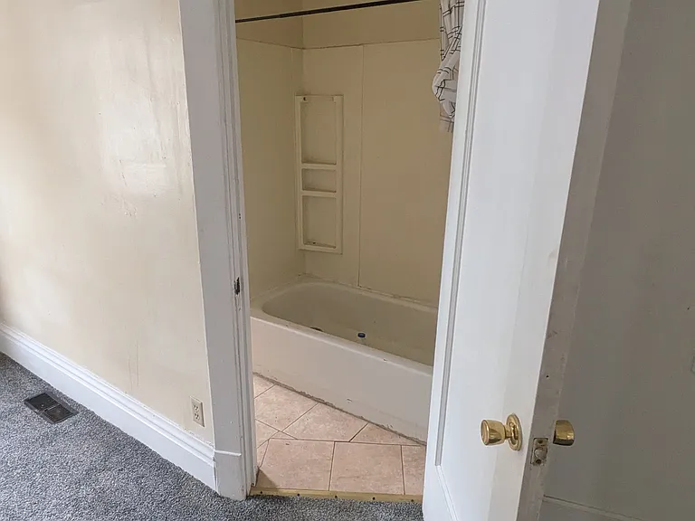 2336 Eoff St #4 — Photo 6
