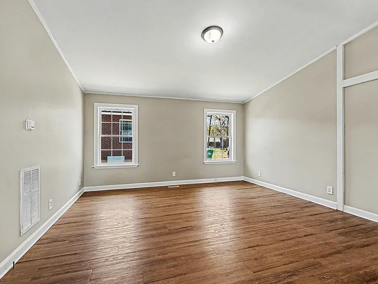 511 Saunders Pl #B — Photo 7