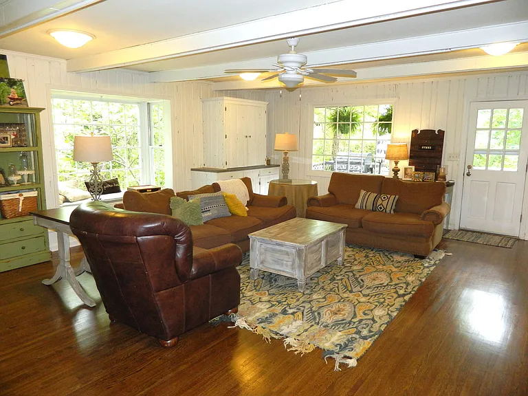 744 McClure Dr — Photo 22