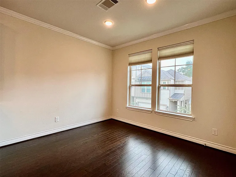 10916 Cannes Memorial Dr — Photo 9