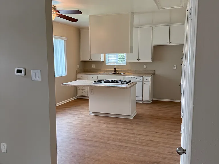 325 E Amerige Ave #A — Photo 8