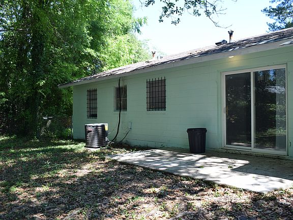 3rd image of 4411 Pinedale Dr