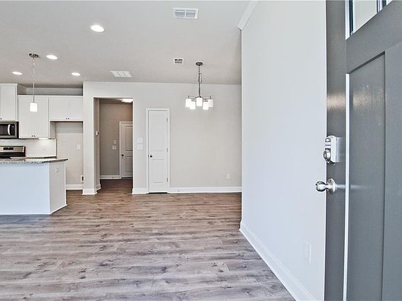 4th image of 1839 Belmore St SE #10