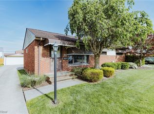 3405 Glenbar Dr, Fairview Park, OH