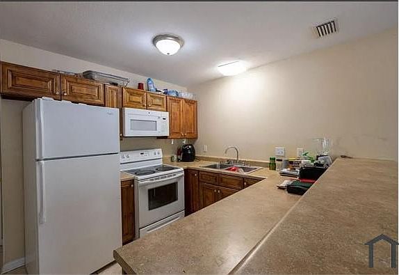 4th image of 502 Kissimmee St #A