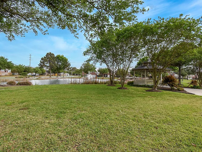 6034 Gracys Landing Ln — Photo 46