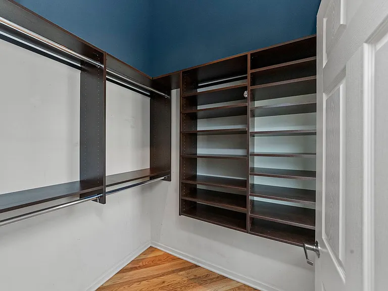 1040 W Adams St #610 — Photo 10