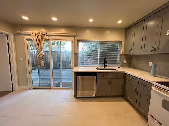 3rd image of 117 Pine Wood Ln