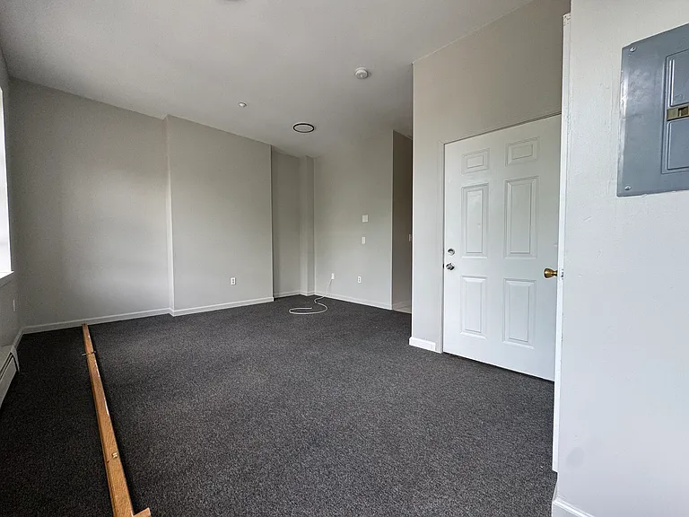 558-612 E Main St #598C — Photo 4
