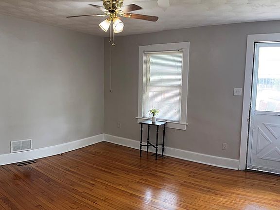 3rd image of 312 Arlington Pl