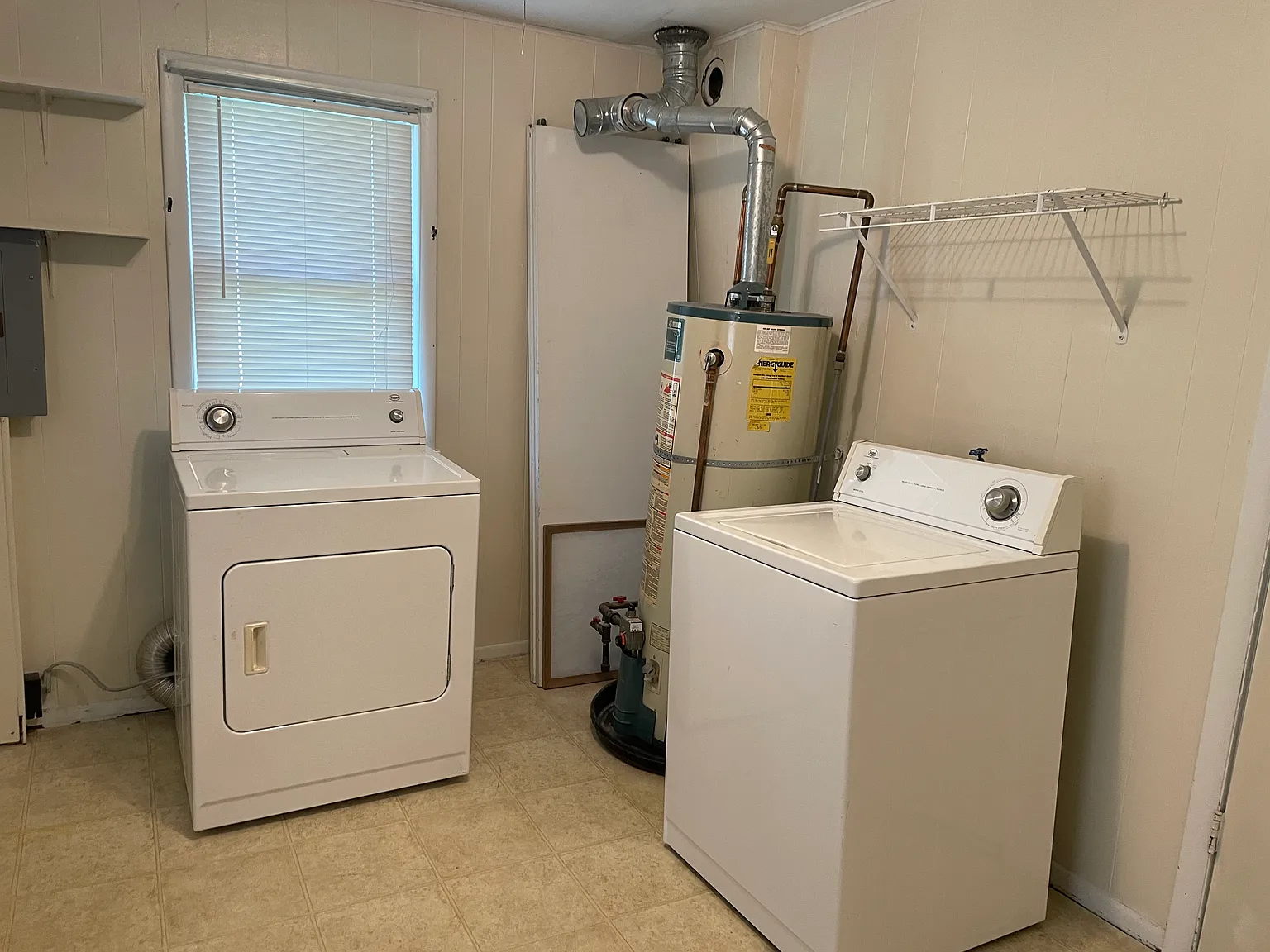 2 bed, $700 — Photo 2